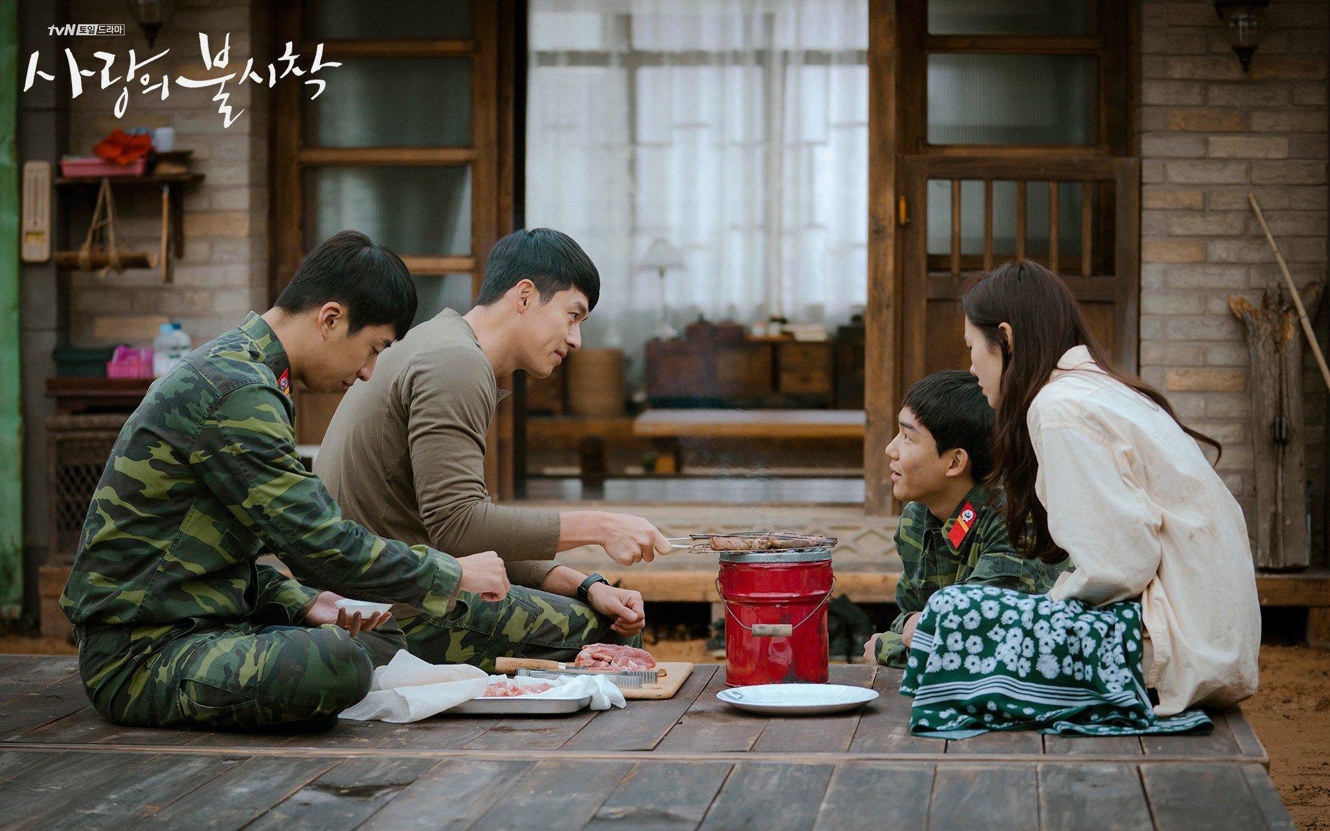 球队前锋组合失联是否意味着进攻战术应重新设计,前锋足球队员