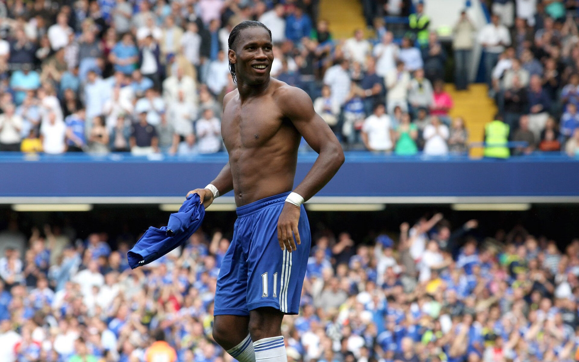 国内外足球明星公益巡展持续进行,推广体育精神,国内外的足球明星有哪些