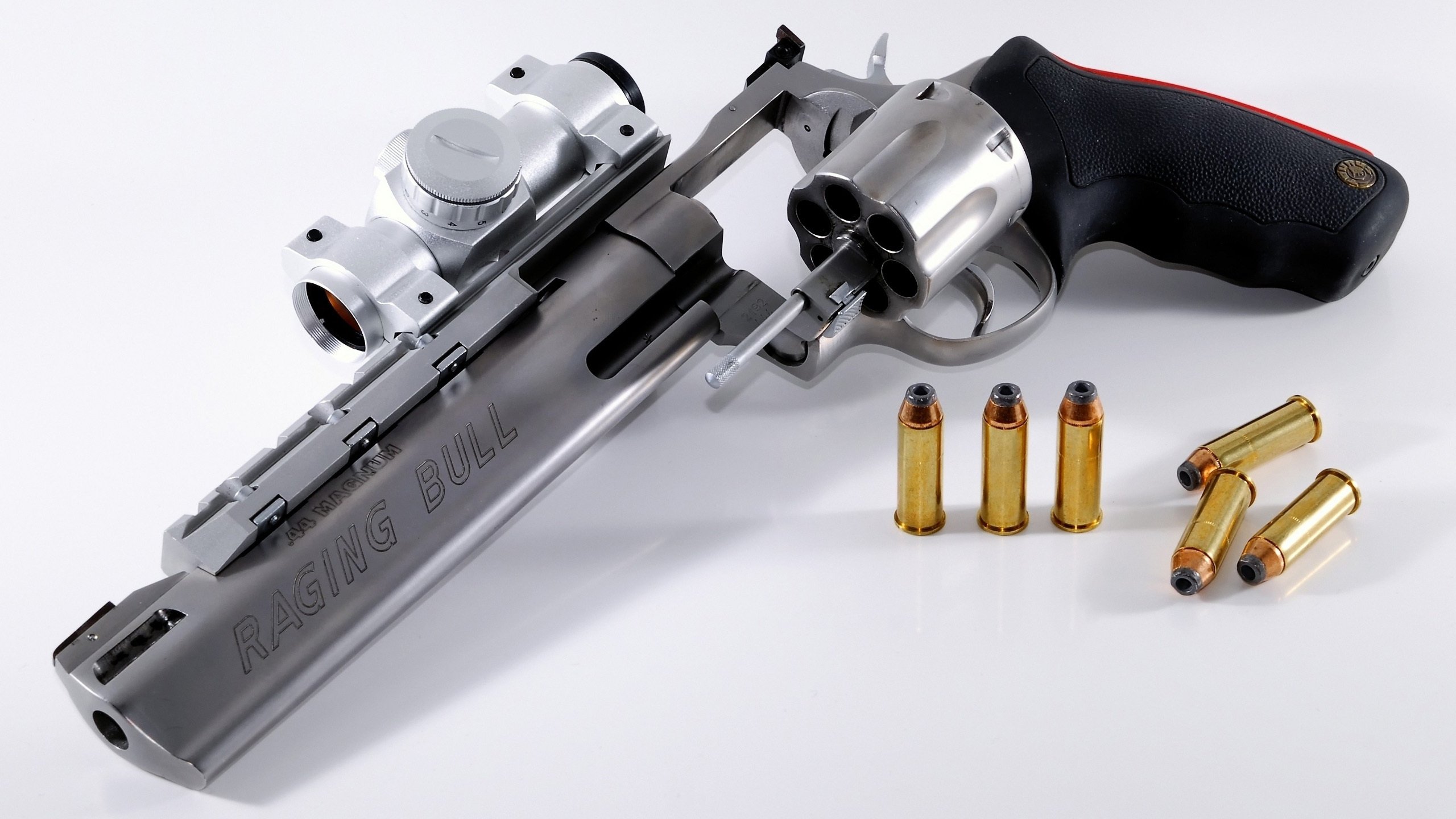 乐鱼体育app-希腊女篮在欧洲锦标赛中积极备战，争夺奖牌在望，希腊女球迷