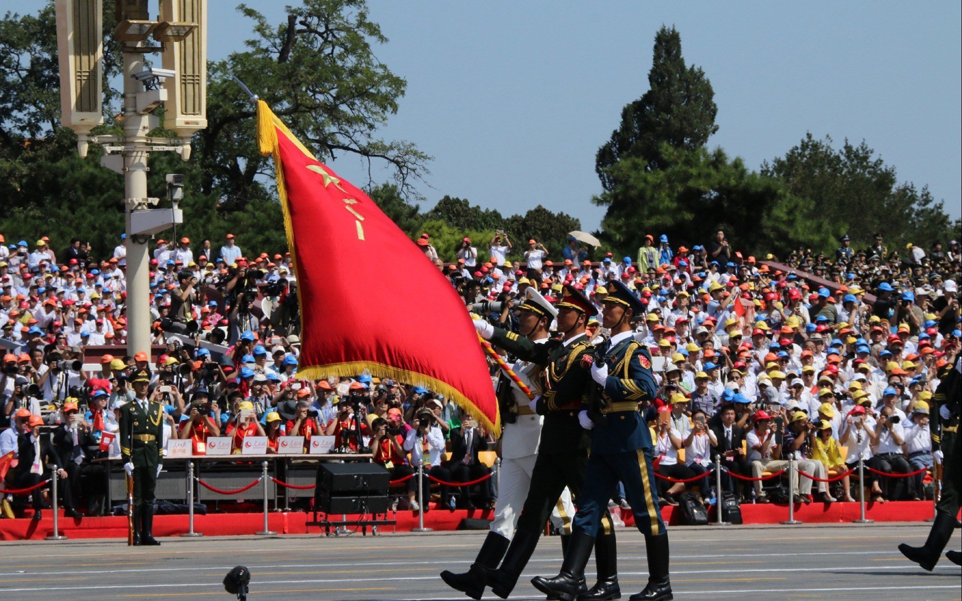 乐鱼体育在线登陆-法国混合4×100米自由泳决赛稳步提升，4×200米自由泳决赛